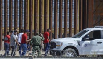 'Zar de la frontera' de Trump anuncia que detendrán a familias de migrantes con niños