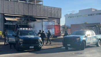 Sinaloa | Incendian restaurantes de sushi y ahuyentan con disparos a bomberos