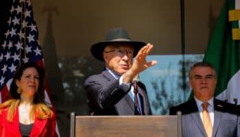 Viene una sacudida para México con la llegada de Donald Trump: Embajador Ken Salazar