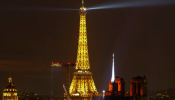Por qué evacuaron la torre Eiffel este 24 de diciembre