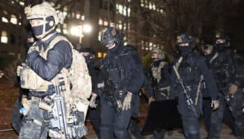 Piden 'calma' a los mexicanos en Corea del Sur ante declaratoria de ley marcial