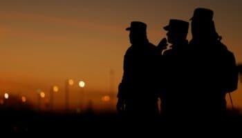 Comienza despliegue de mil 500 militares estadounidenses en la frontera