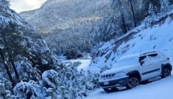 Cierran 23 tramos carreteros por nevadas en Chihuahua