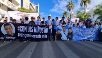¡Fuera Morena! ¡Fuera Rocha! Gritan en Culiacán durante manifestación por asesinato de niños