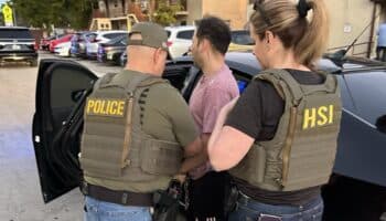 Más de 5 mil 500 migrantes detenidos durante redadas en EU
