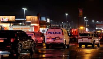 Suman un fallecido y 19 heridos en tierra por accidente aéreo en Filadelfia