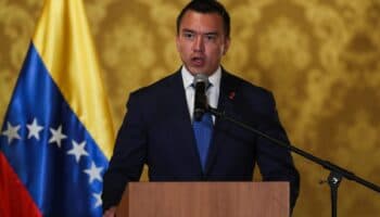 El presidente de Ecuador anuncia aranceles del 27% para las importaciones de México