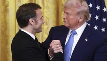 Aristegui en Vivo: Trump dice que aplicará los aranceles; se reúne con Macron; 'El Mayo' busca acuerdo con EU (25/02/2025)