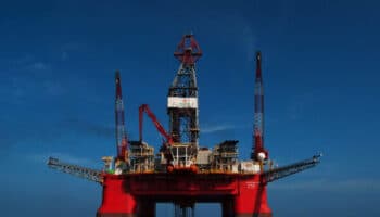 Exportaciones de crudo de Pemex se desploman 44% interanual en enero