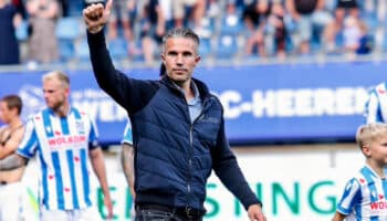 Robin van Persie toma las riendas del Feyenoord