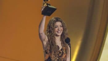 Shakira dedica Grammy a los migrantes; Beyoncé recibe el máximo galardón
