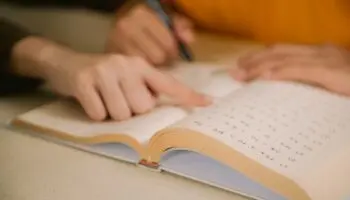 Jalisco mantiene calendario escolar; NL abrirá campamentos en escuelas