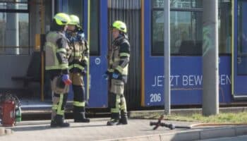 Detienen a sujeto que prendió fuego a su esposa a bordo de un tranvía