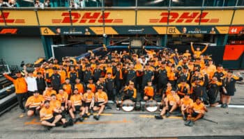 F1: Contiene Norris el ataque de Verstappen y gana el Gran Premio de Australia