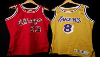 Subastarán camisetas con las que debutaron Michael Jordan y Kobe Bryant