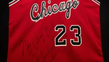 Venden playera de Michael Jordan en 4,2 millones de dólares | Video
