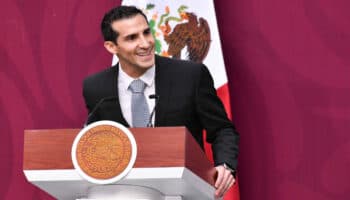 No pudieron arreglar el problema en la FMN en cinco minutos: Periodista