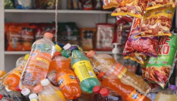 Niños consumen 500 calorías diarias de comida chatarra en la escuela: Calvillo