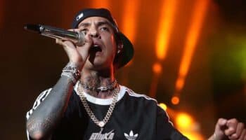 Natanael Cano desafía prohibición y canta corridos tumbados en Aguascalientes