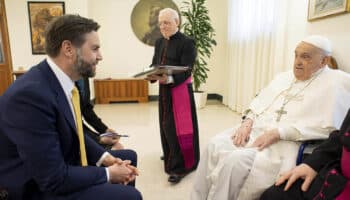 El papa recibe brevemente a Vance en Casa Santa Marta