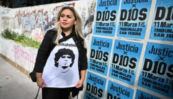 Médicos nos mintieron en la cara: ex pareja de Maradona | Video