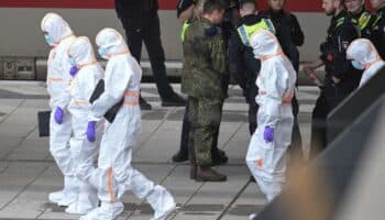 Apuñalamiento múltiple en Alemania; 3 de 12 heridos 'luchan por su vida'