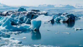 El deshielo está cambiando los colores del océano