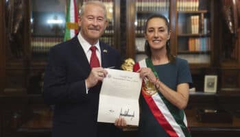 'Estoy aquí para trabajar con la presidenta Sheinbaum': embajador de EU tras entregar cartas credenciales