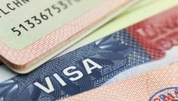 Gobierno de Trump elimina la extensión automática de los permisos de trabajo para ciertos migrantes