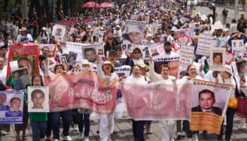 'Estamos muertos en vida': Buscadoras protestan por sus desaparecidos este Día de las Madres