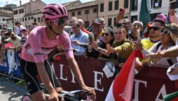Del Toro cementa liderato en Giro de Italia; se acerca el mexicano a conquistar 'el sueño rosa'