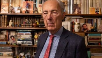 Luis Alberto de Cuenca, el poeta de incorrección que ganó el Premio Reina Sofía