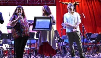 Entregan a Estela Leñero el Premio Nacional de Dramaturgia Juan Ruiz de Alarcón