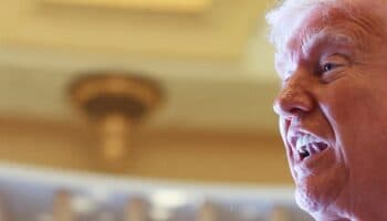 Nuevo revés contra Trump, Corte Suprema bloquea deportación de migrantes usando ley de enemigos extranjeros