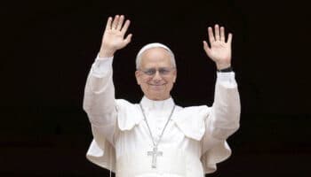 Segob lleva al Vaticano carta invitación a México para el papa León XIV