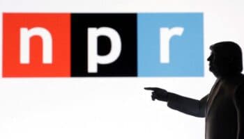 Trump ordena cortar financiación federal para medios públicos NPR y PBS