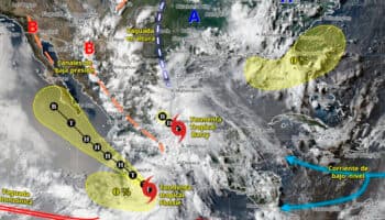 Barry toca tierra en Veracruz; Flossie se convertirá en huracán