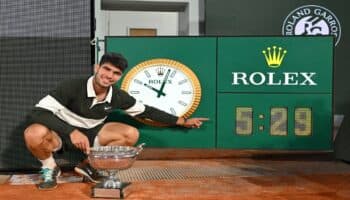 Cautiva gesta de Carlos Alcaraz en Roland Garros a la prensa | Video
