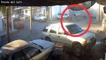 Guardias Nacionales salen proyectados de patrulla a alta velocidad en Tijuana | Video