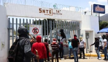 Protestas de maestros en Guerrero escalan; obligan a Sheinbaum a cancelar gira: Reportero | Video