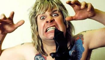 ¿Realmente Ozzy Osbourne mordió un murciélago vivo? | Video