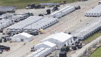 Florida sigue arrestando a inmigrantes bajo polémica ley pese a orden del Supremo de EU