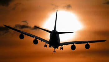 IATA urge a México y EU a un diálogo directo para resolver restricciones a aerolíneas