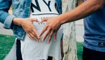 Nuevo revés para Trump: Juez bloquea eliminar nacionalidad por nacimiento