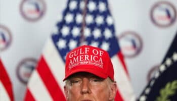 Remesas gravadas y recortes a programas sociales, claves de la gran ley fiscal de Trump