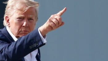 Trump afirma que Epstein le 'robó' empleadas de su spa en Mar-a-Lago