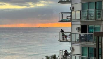 Las primeras olas del tsunami alcanzan Hawaii tras terremoto en la costa de Rusia