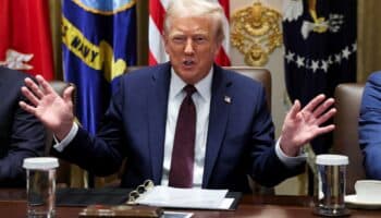 Trump plantea dar cheques a ciudadanos con ganancias de aranceles