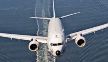 EU despliega aviones espía, al menos un buque de guerra y un submarino de ataque en el Caribe