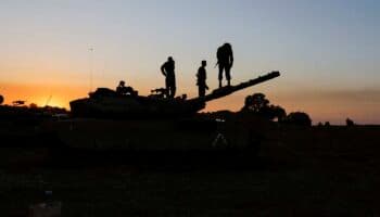 Mediadores intensifican contactos para lograr acuerdo y frenar plan israelí en Gaza